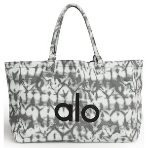 ALO iconic shopper tote NWOT